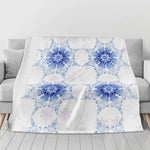 Flannel Blanket – Blue Snowflake Pattern, Cozy Breathable Warmth