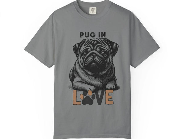 Pug T-shirt - Funky Love | Eco-Friendly Gaming Tee - Iron Phoenix GHG